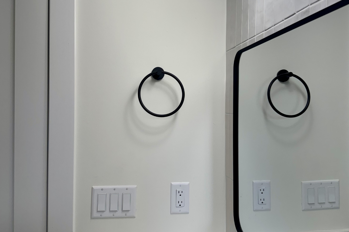 Bellevue Guest Bathroom Remodel thumbnail 5